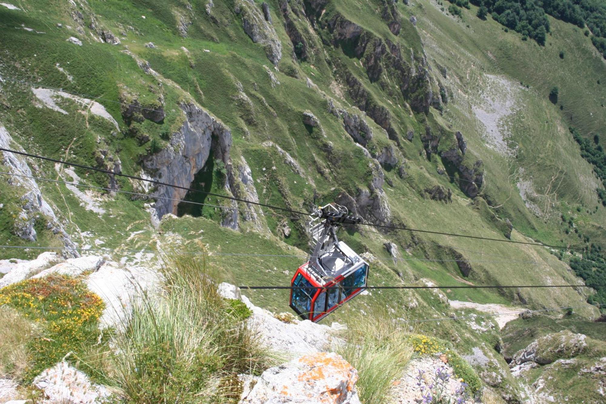 Hosteria Picos De Europa Potes Exterior foto